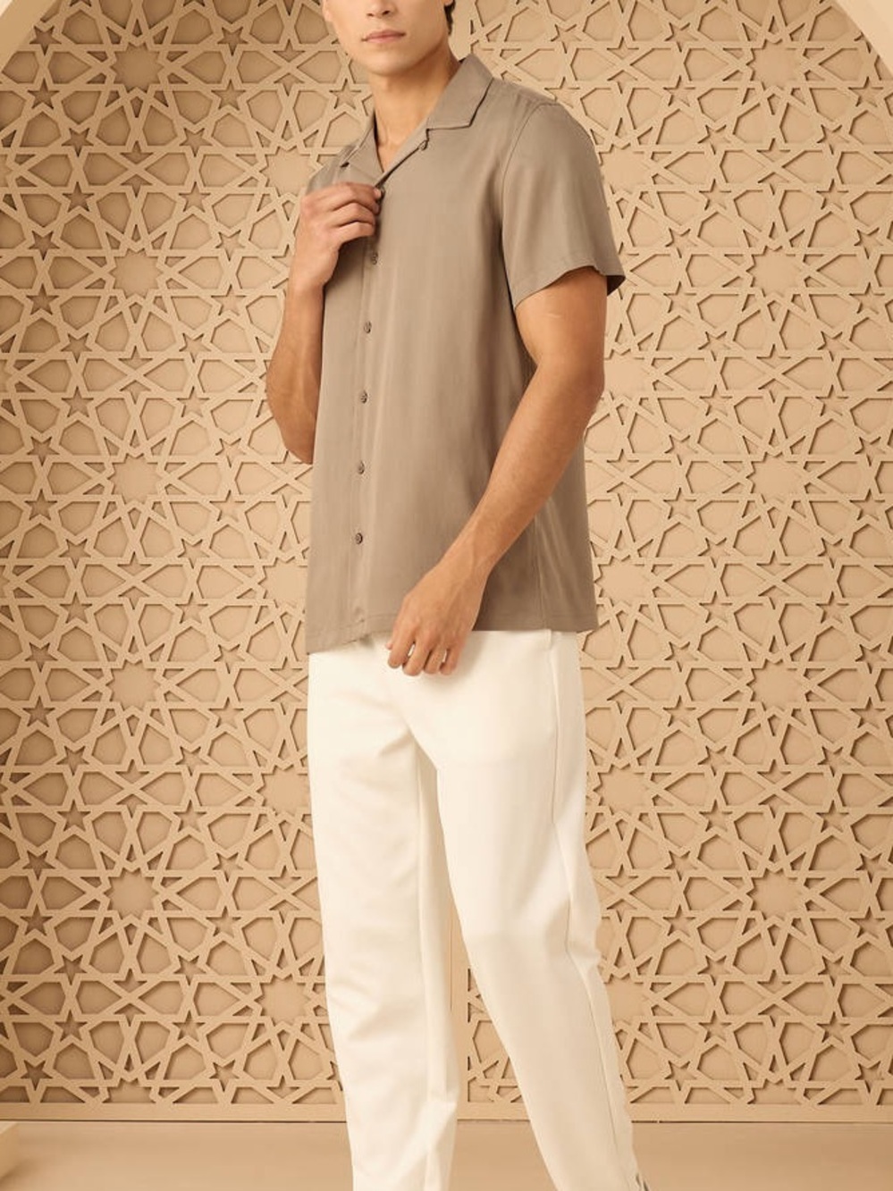 Taupe Reiss Men's Short Sleeve Button-Down Shirt - 100% cotton